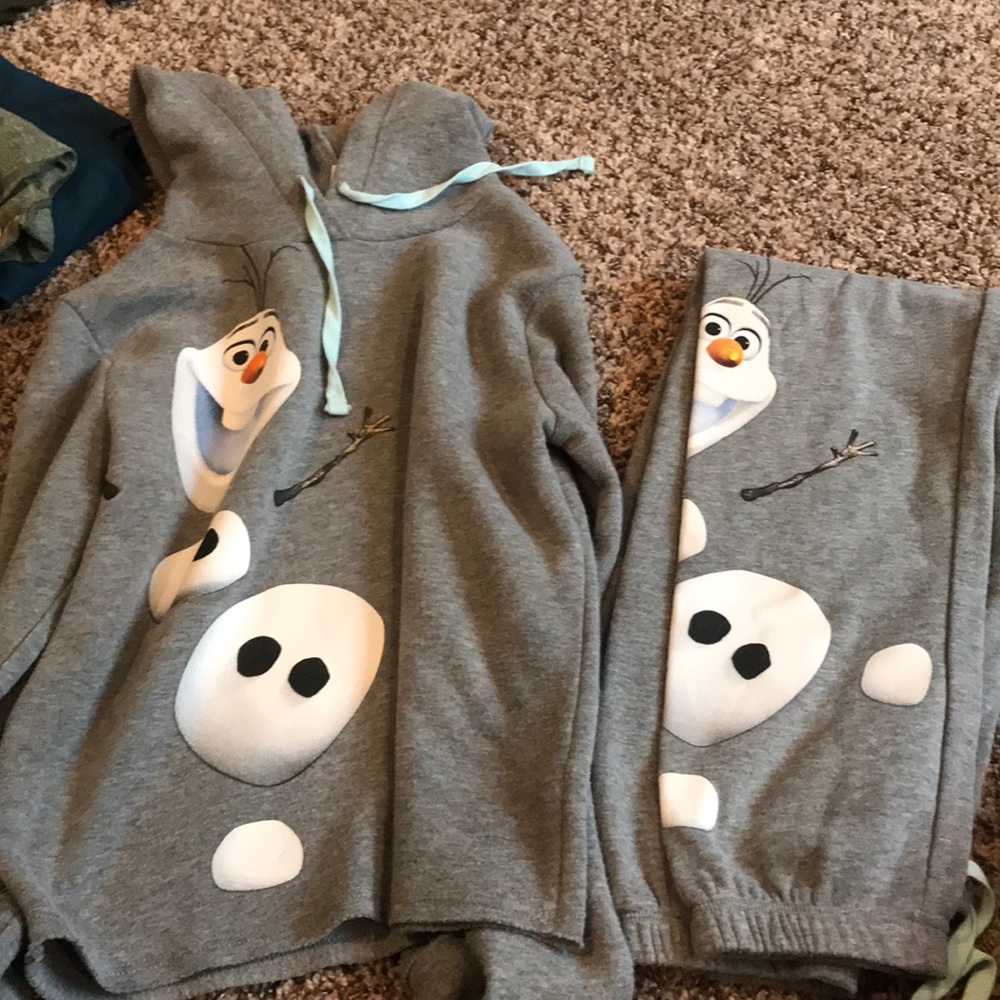 Olaf sweatsuit